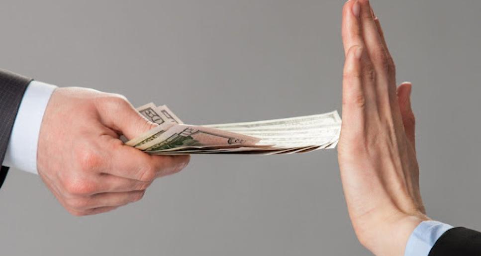 ЕЛДІҢ БЕДЕЛІНЕ КӨЛЕҢКЕ ТҮСІРЕДІ