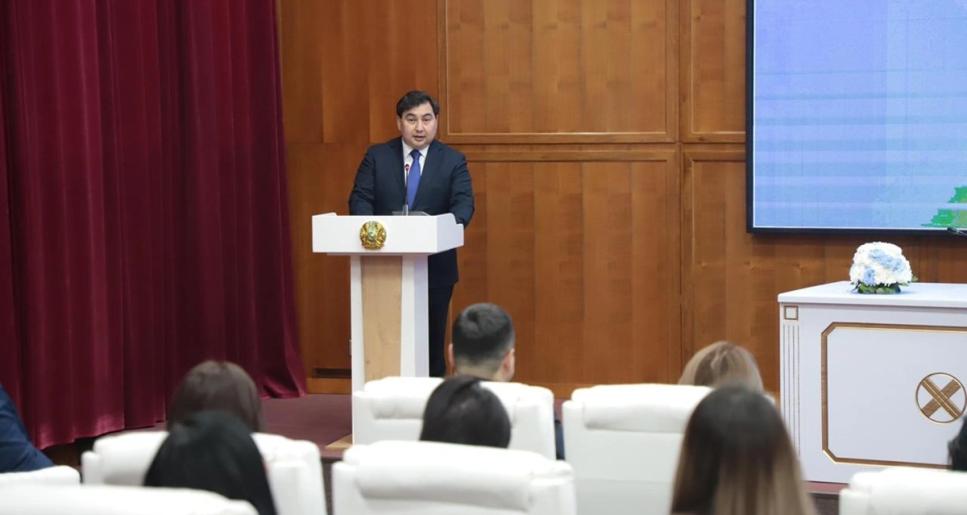 Мемлекеттік басқару академиясында Жаңа Конституцияның жобасы талқыланды