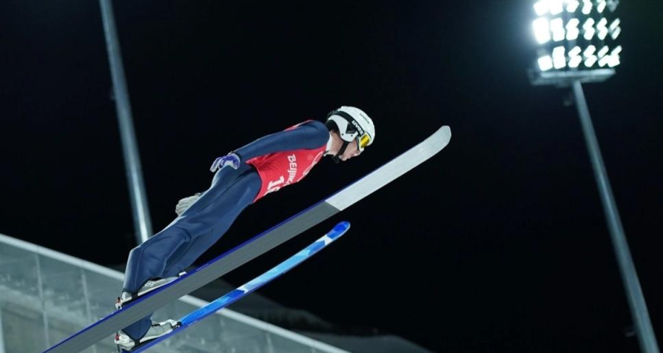 Шаңғымен тұғырдан секіру: Илья Мизерных финалға жолдама алды