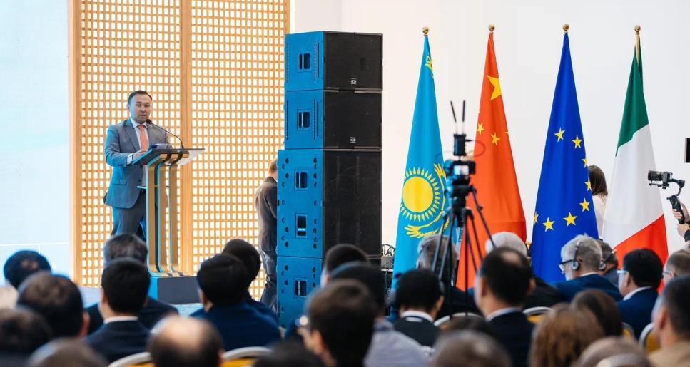 Атырауда мұнай-газ химиясындағы жергілікті қамтуды дамыту мәселесі талқыланды