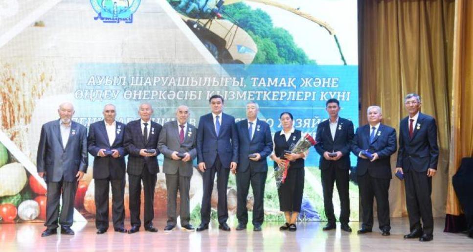 Атырауда ауыл шаруашылығы қызметкерлері күніне орай салтанатты марапаттау өтті