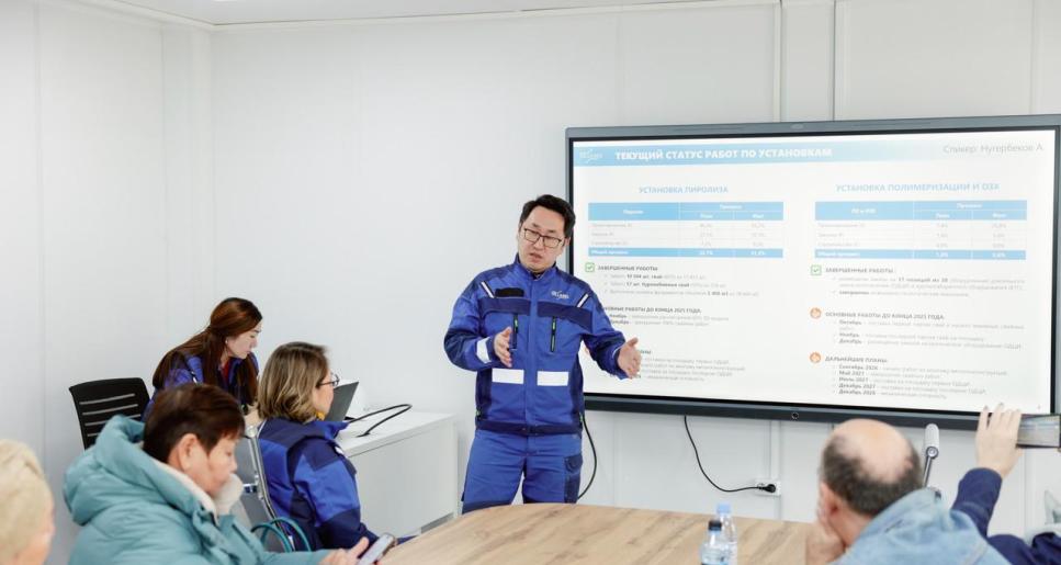 Атыраулық қоғам белсенділері полиэтилен зауытының құрылыс барысымен танысты