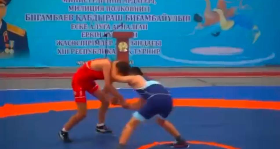 Атырауда жас балуандар арасында XIII республикалық еркін күрес турнирі өтті