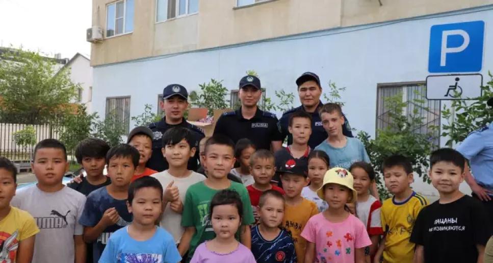 &quot;Аула ішінде кездесу&quot;: полицейлер тұрғындарға қауіпсіздік талаптарын түсіндірді