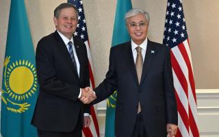 Қасым-Жомарт Тоқаев америкалық сенатор Стив Дэйнсті қабылдады