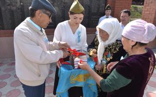 ЖАҢА КІТАПТЫҢ ТҰСАУЫ КЕСІЛДІ