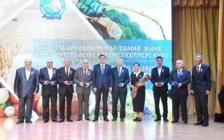 Атырауда ауыл шаруашылығы қызметкерлері күніне орай салтанатты марапаттау өтті