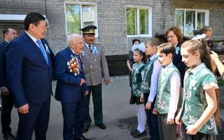 Семейде ардагерлерді Ұлы Жеңістің 80 жылдығымен құттықтады