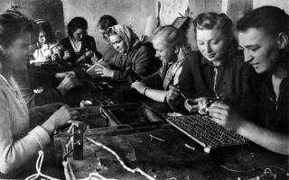 Жеңіске 80 жыл: Соғыс жылдары елімізге қандай өнеркәсіп ошақтары көшірілді