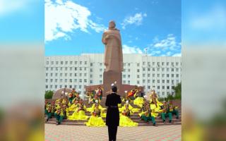 Домбыра әр аулада: Атырауда Ұлттық домбыра күніне арналған республикалық челлендж кеңінен қолдау тапты