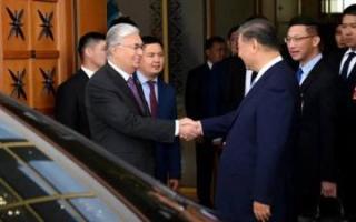 Жеке қабылдау, қазақша келіссөз: Си Цзиньпин Тоқаевқа ерекше ілтипат көрсетті